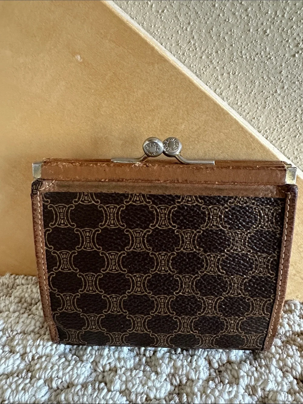 Celine Vintage Macadam Triomphe Kiss Lock Wallet - Picture 2 of 16